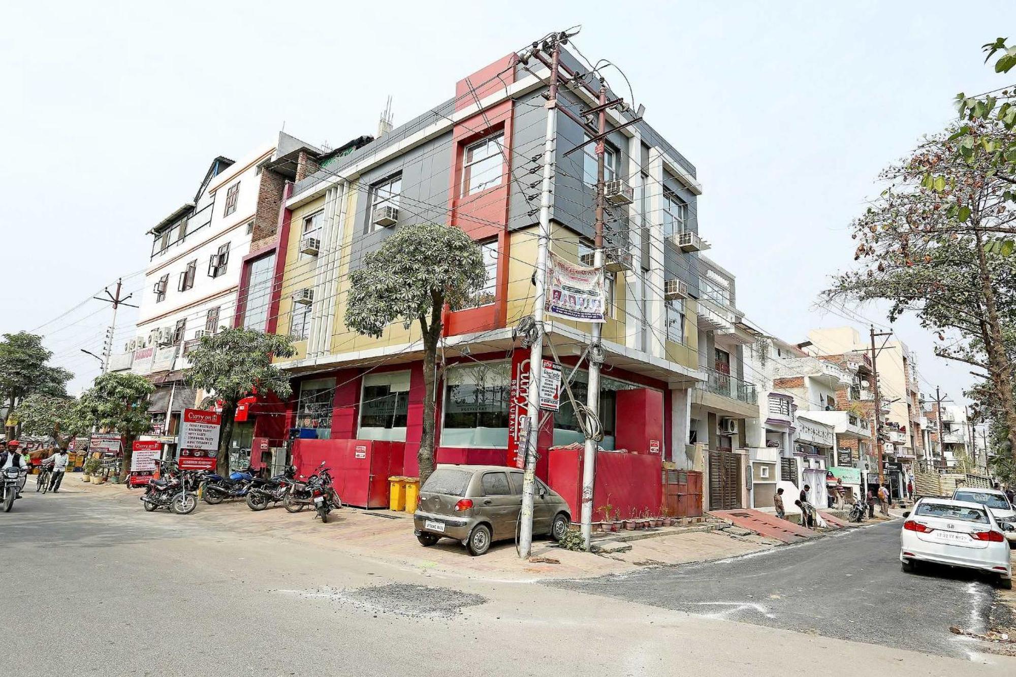 Oyo Flagship Hotel Krishna Chinhat Exterior photo