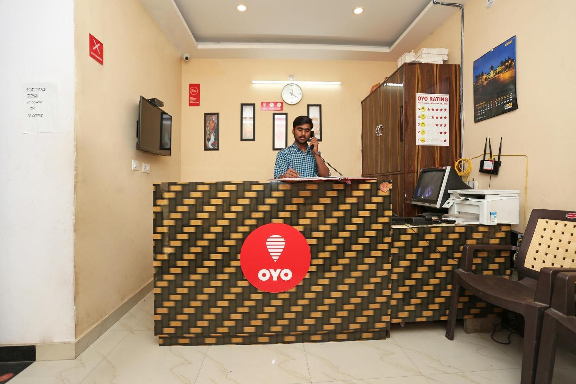 Oyo Flagship Hotel Krishna Chinhat Exterior photo